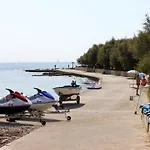 Family Friendly Seaside Novigrad - 7118 Appartamento Novigrad Istria