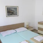 Family Friendly Seaside Novigrad - 7118 Appartamento Novigrad Istria