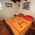 Family Friendly Seaside Novigrad - 7118 Novigrad Istria