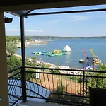 Family Friendly Seaside Novigrad - 7118 Novigrad Istria