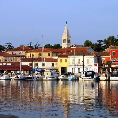Family Friendly Seaside Novigrad - 7118 Appartamento Novigrad Istria