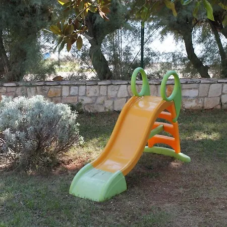 Family Friendly Seaside Novigrad - 7118 *