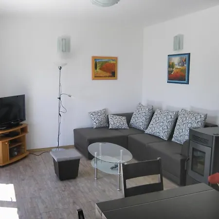 Family Friendly Seaside Novigrad - 7118 Appartamento *
