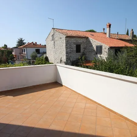 Family Friendly Seaside Novigrad - 7118