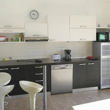 Family Friendly Seaside Novigrad - 7118 公寓 *