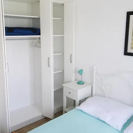 Family Friendly Seaside Novigrad - 7118